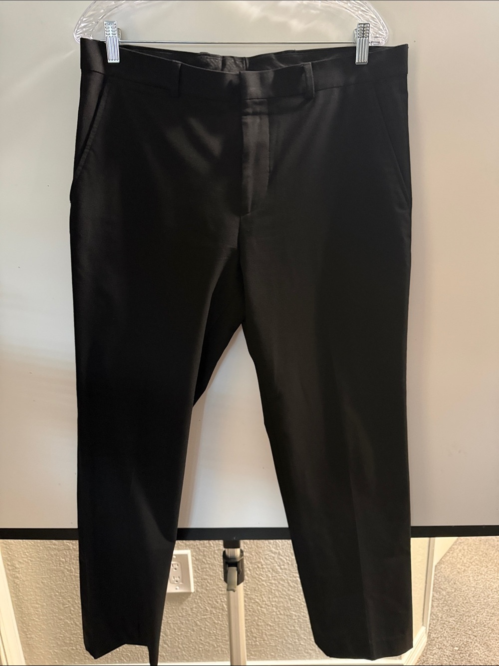 jf j.ferrar Men's Black Dress Pants - Slim Tailored Look